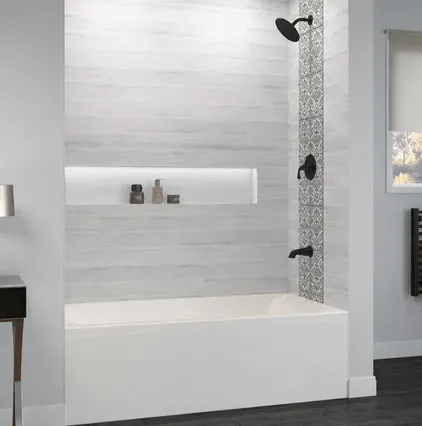 Before: bathtub without glass in Lake Nona